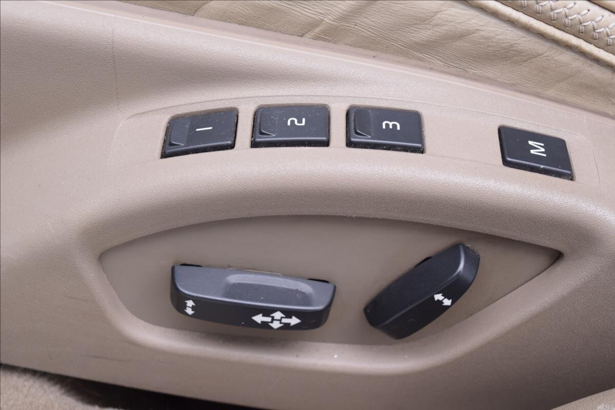 Volvo XC70 Kombi 2,4 l 120 kw