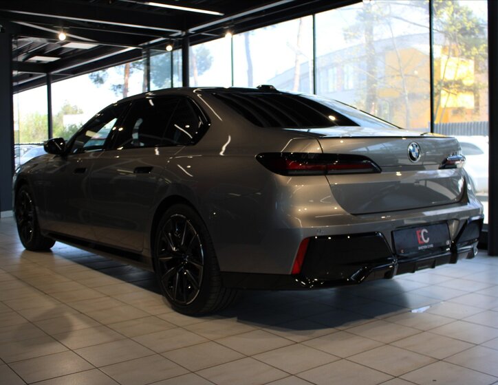 BMW Řada 7 Ostatní 3,0 l 210 kw