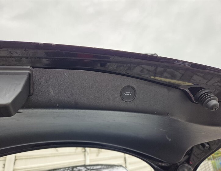 Tesla Model 3 Sedan / Limuzína 0,0 377 kw