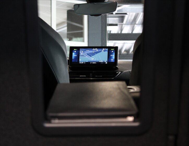 Peugeot 3008 SUV / Terénní 1,6 l 165 kw