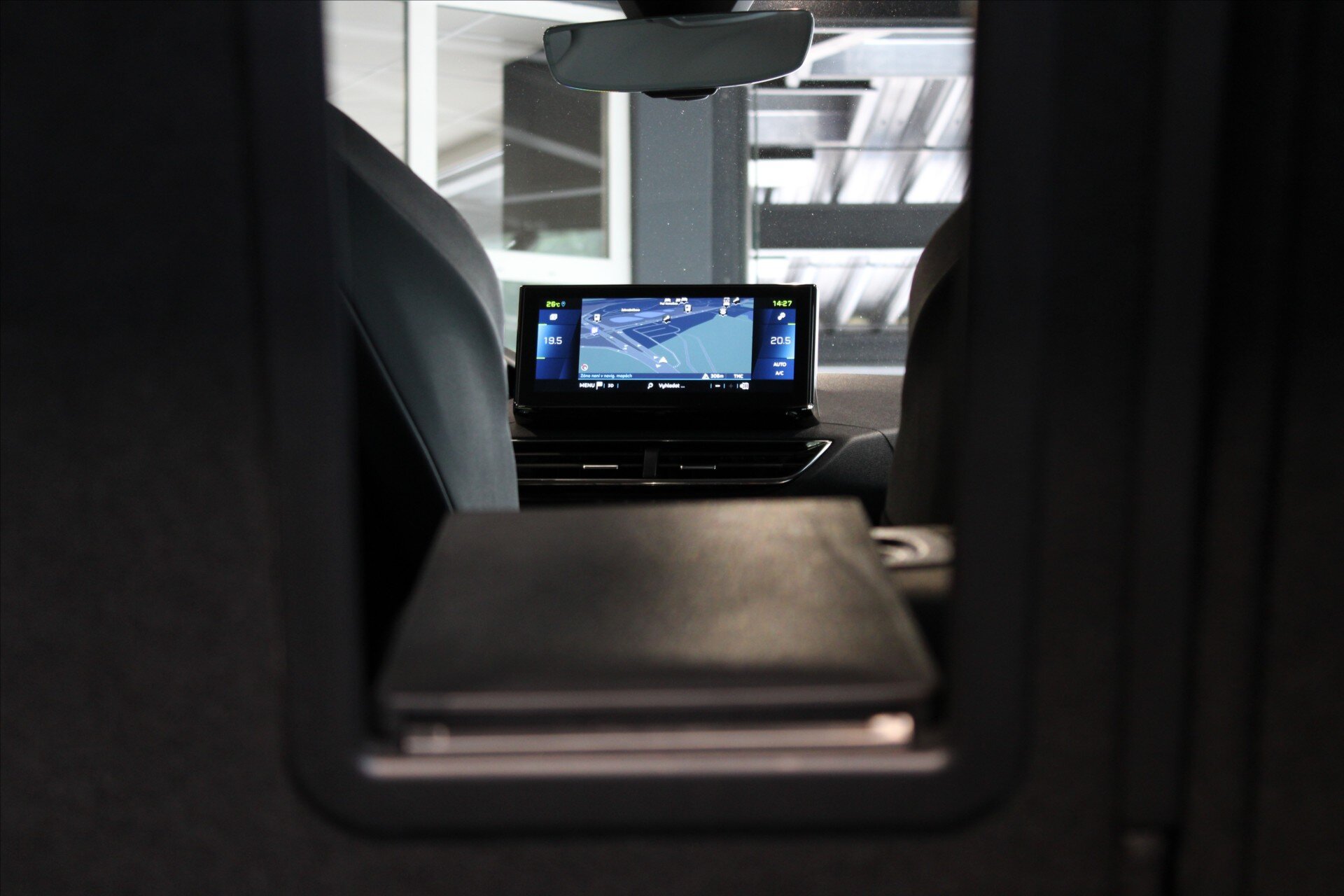 Peugeot 3008 SUV / Terénní 1,6 l 165 kw