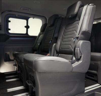 Ford Tourneo Custom 14