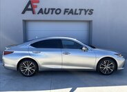 Lexus ES 300h Sedan / Limuzína 2,5 l 131 kw