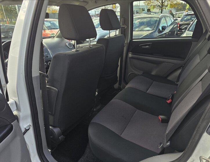 Suzuki SX4 22