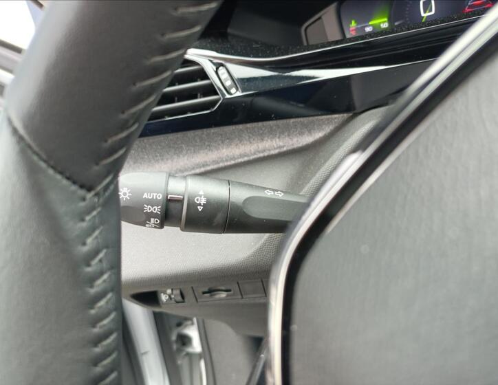 Peugeot 308 8