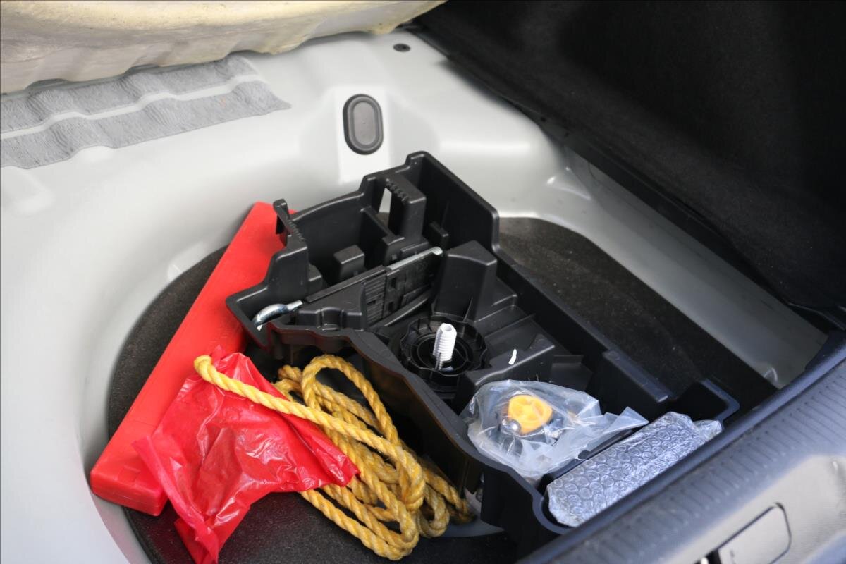 DS Automobiles DS7 Crossback Kombi 2,0 l 130 kw