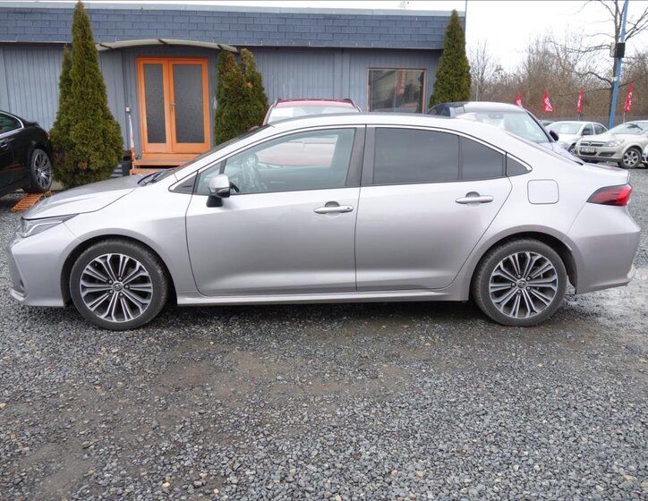 Toyota Corolla Sedan 1,6 l 97 kw