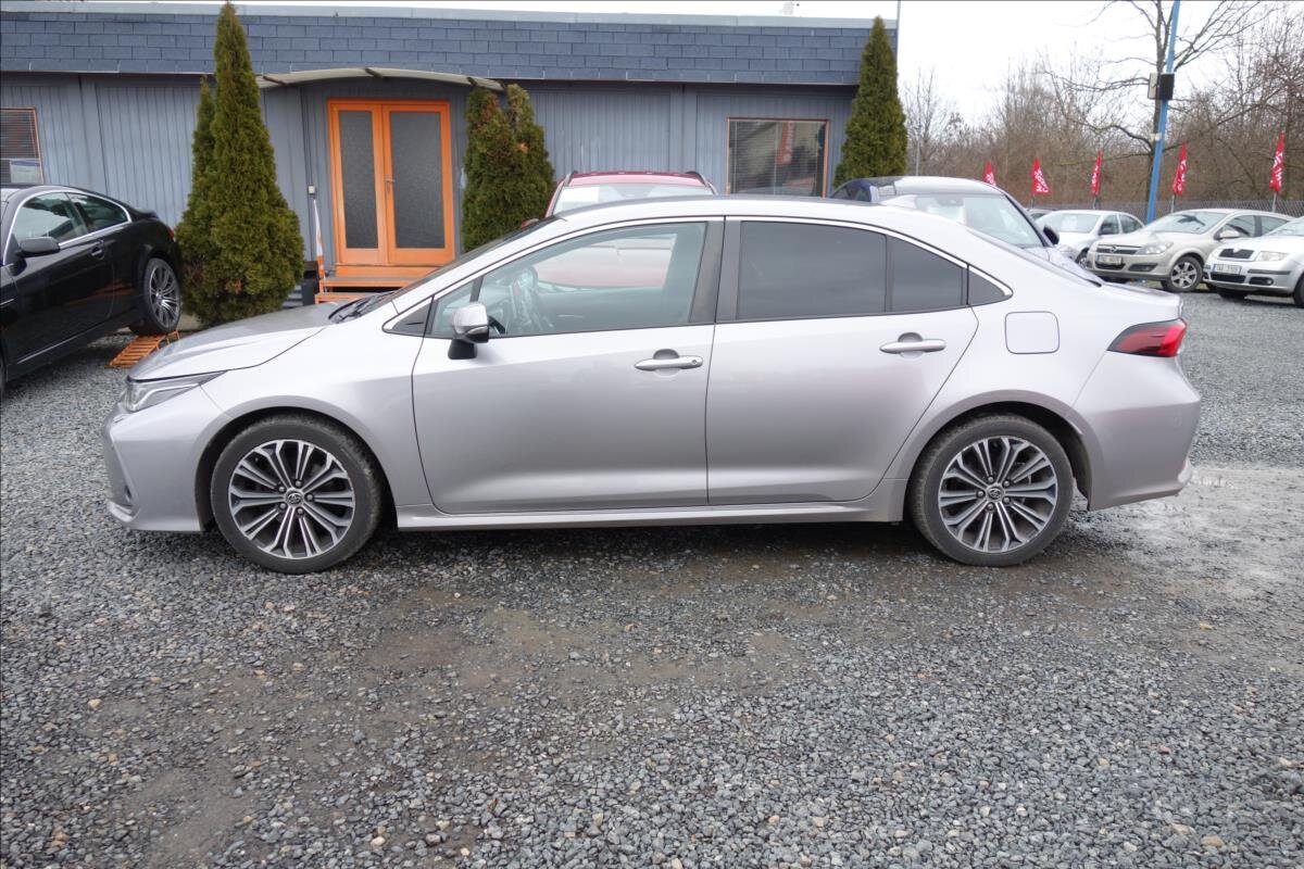 Toyota Corolla Sedan 1,6 l 97 kw