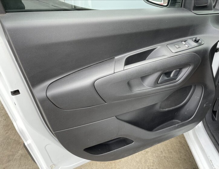 Opel Combo Skříň 1,5 l 96 kw