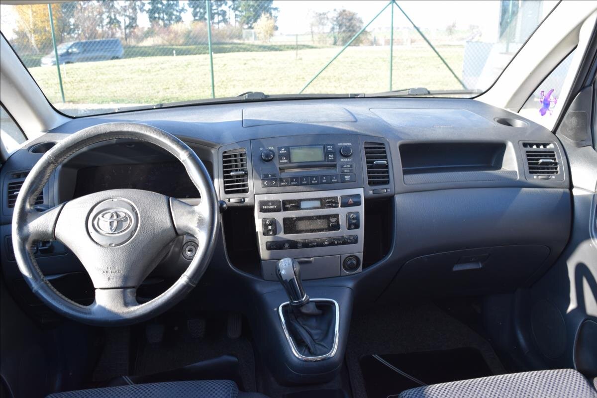 Toyota Corolla Verso Kombi 1,6 l 81 kw