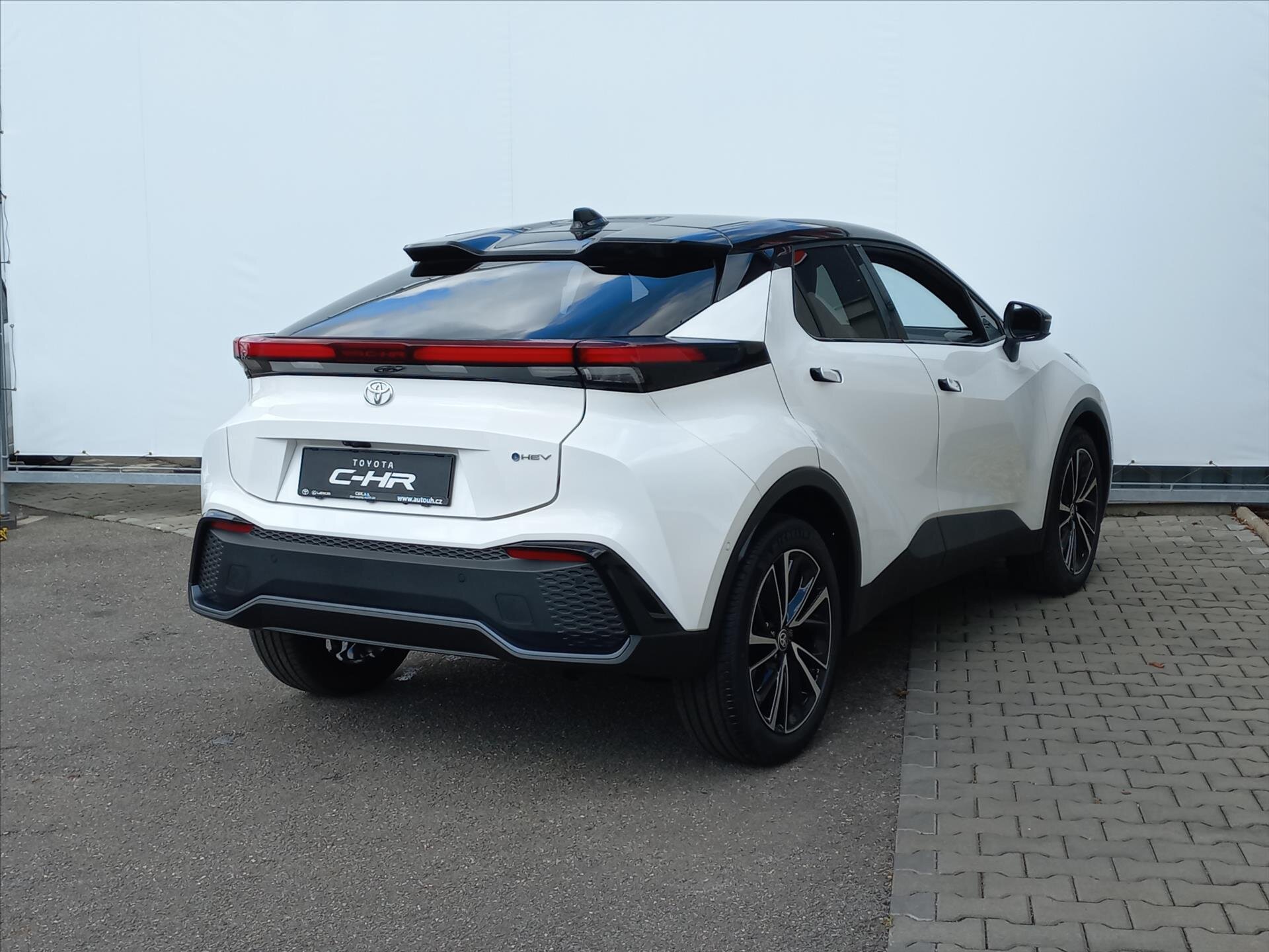 Toyota C-HR CUV / Crossover 1,8 l 72 kw