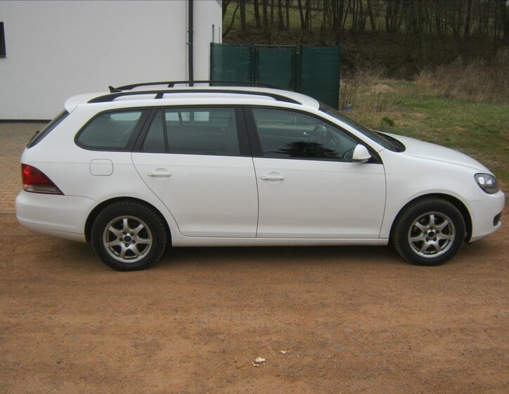 Volkswagen Golf Kombi 1,6 l 77 kw