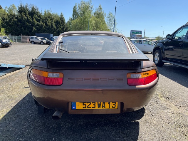Porsche 928