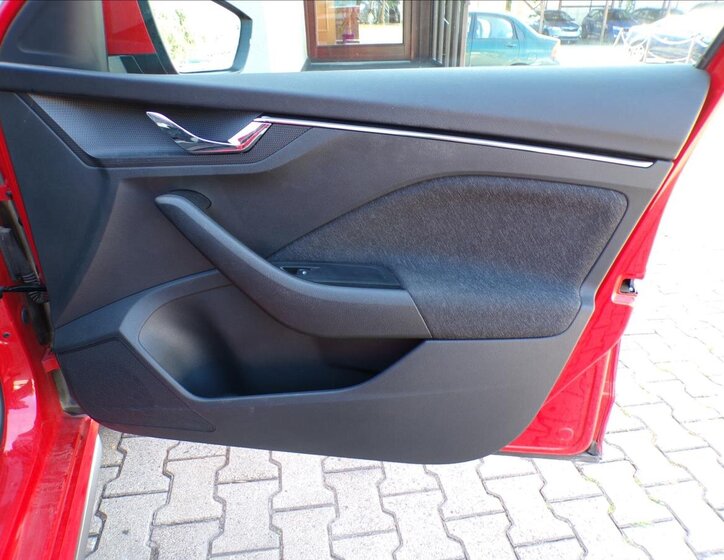 Škoda Kamiq Hatchback 999,0 70 kw