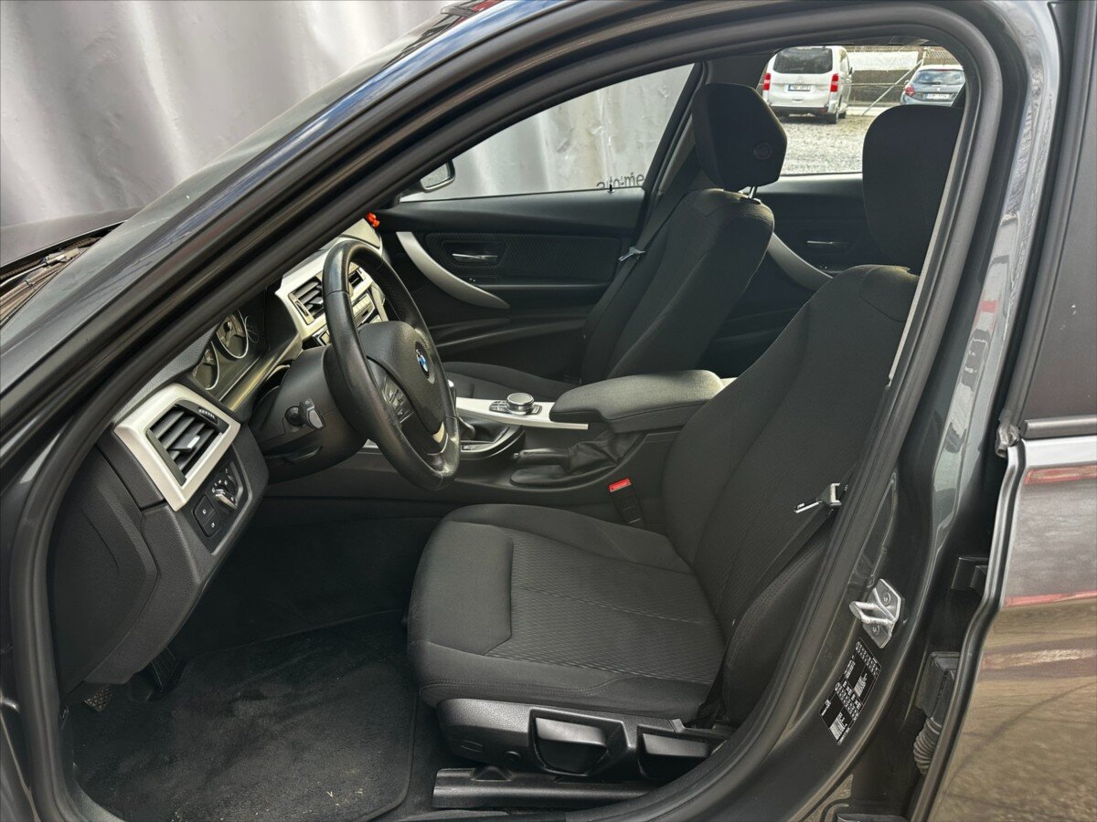 BMW Řada 3 Kombi 2,0 l 120 kw