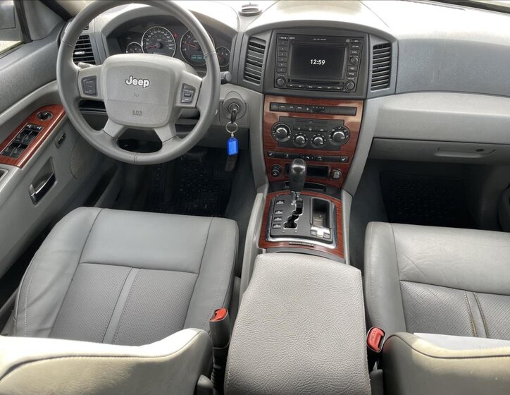 Jeep Grand Cherokee 11