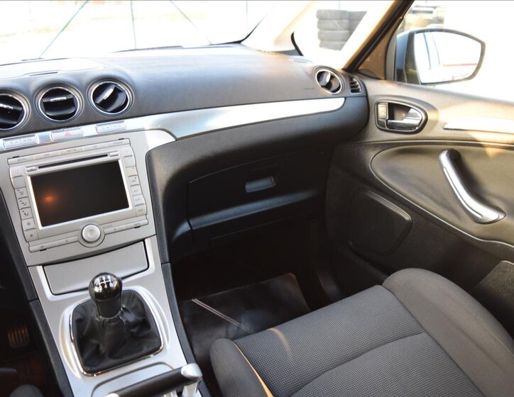 Ford S-MAX MPV 2,0 l 107 kw