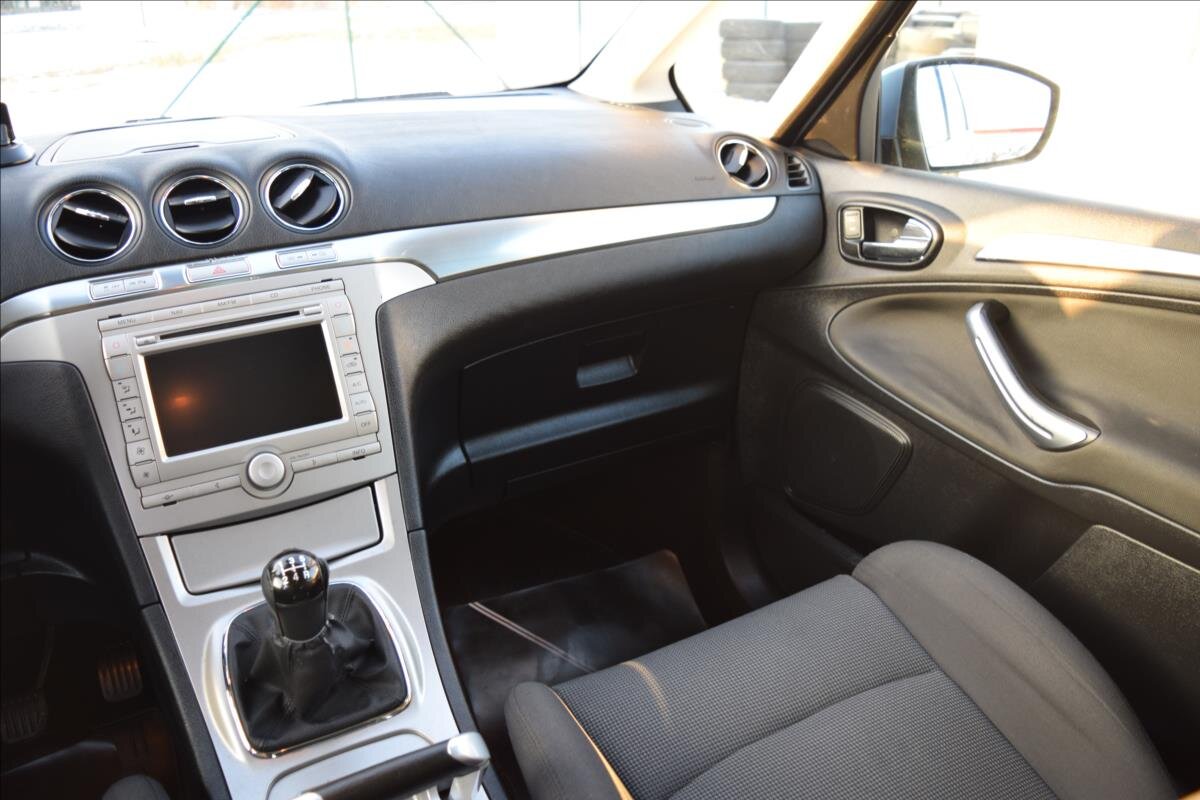 Ford S-MAX MPV 2,0 l 107 kw
