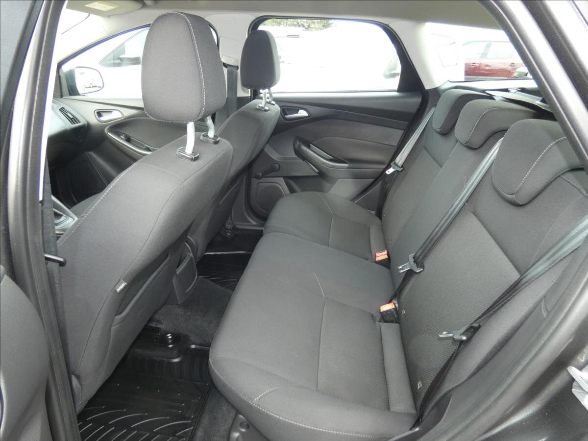 Ford Focus Kombi 999,0 74 kw