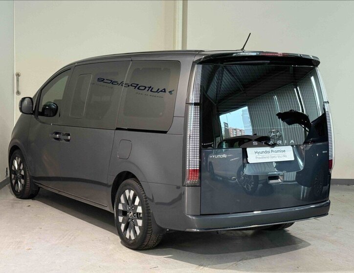 Hyundai Staria 6