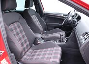 Volkswagen Golf 11