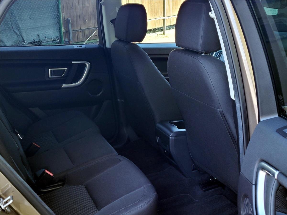 Land Rover Discovery Sport SUV / Terénní 2,0 l 110 kw