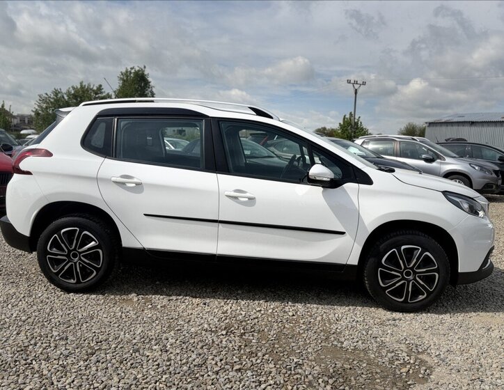 Peugeot 2008 SUV / Terénní 1,2 l 61 kw