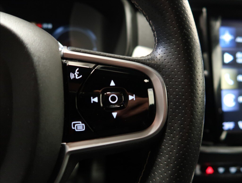 Volvo S90 Sedan / Limuzína 2,0 l 235 kw