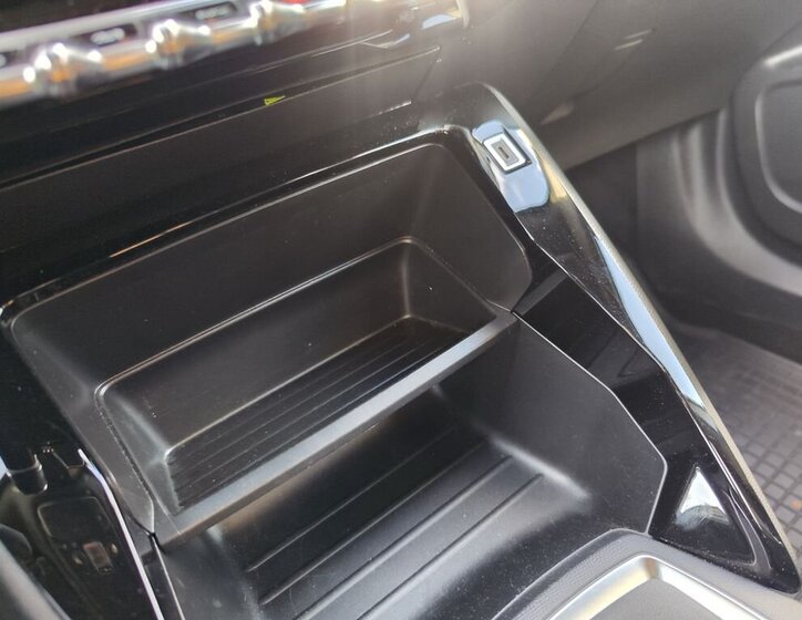 Peugeot 2008 Hatchback 1,2 l 74 kw