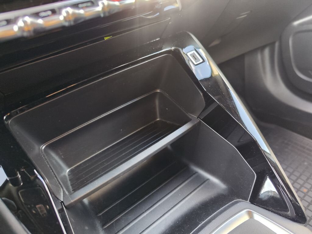 Peugeot 2008 Hatchback 1,2 l 74 kw