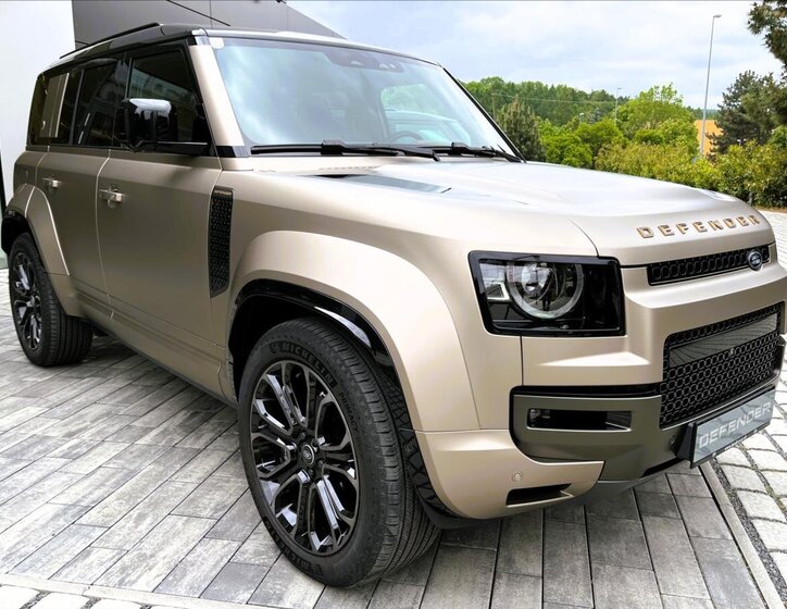 Land Rover Defender SUV / Terénní 4,4 l 467 kw