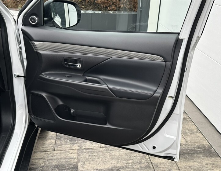 Mitsubishi Outlander 17