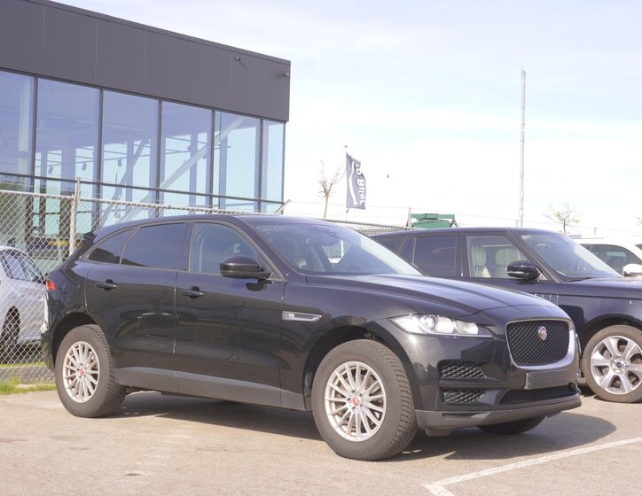 Jaguar F-Pace SUV / Terénní 2,0 l 184 kw