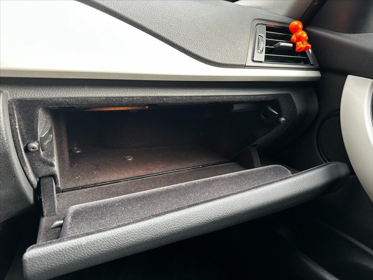 BMW Řada 3 Kombi 2,0 l 120 kw