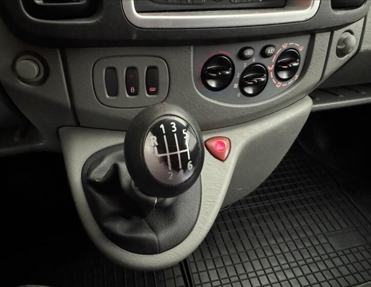 Opel Vivaro Kombi 2,0 l 84 kw