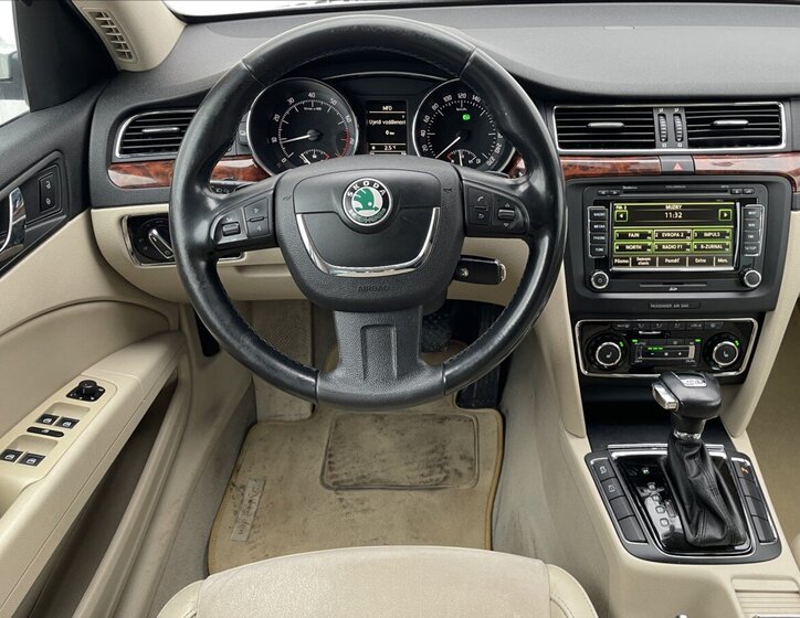 Škoda Superb Liftback 1,8 l 118 kw