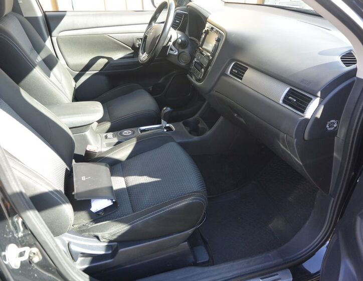 Mitsubishi Outlander 32