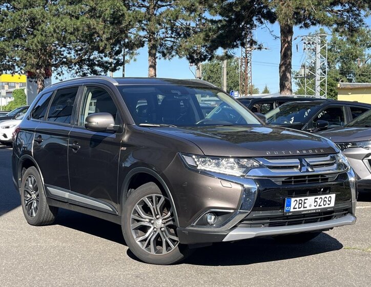 Mitsubishi Outlander SUV / Terénní 2,3 l 110 kw