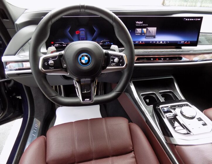 BMW Řada 7 21