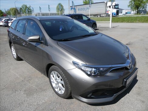 Toyota Auris Kombi 1,3 l 73 kw