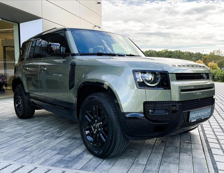 Land Rover Defender 13