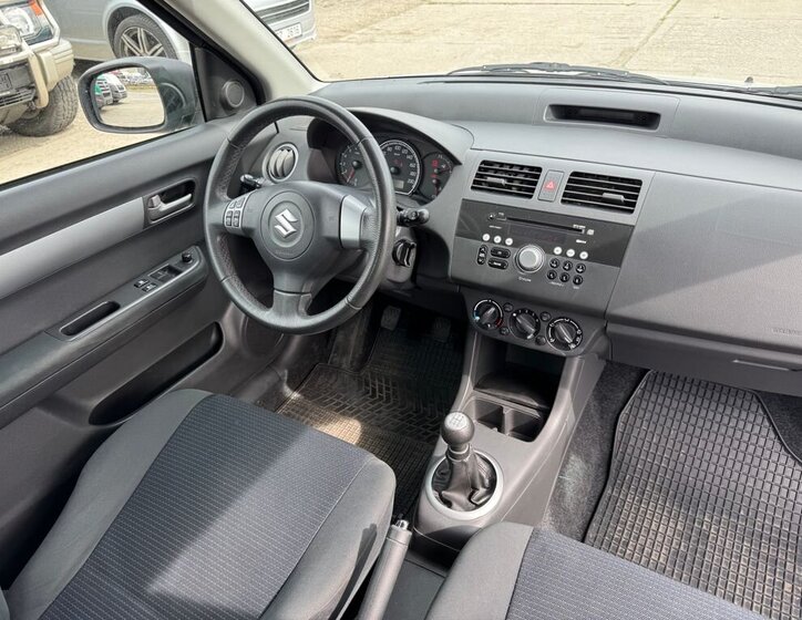 Suzuki Swift Hatchback 1,3 l 67 kw