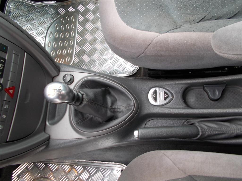 Citroën C5 Sedan / Limuzína 2,0 l 100 kw