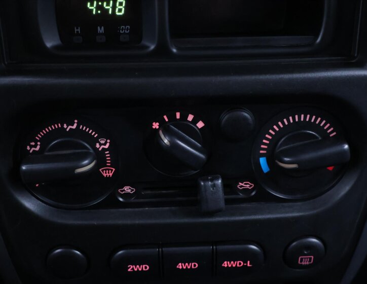 Suzuki Jimny SUV / Terénní 1,3 l 63 kw