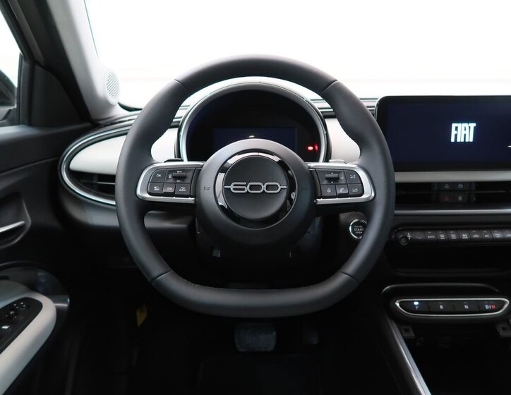 Fiat 600 Hatchback 1,2 l 100 kw