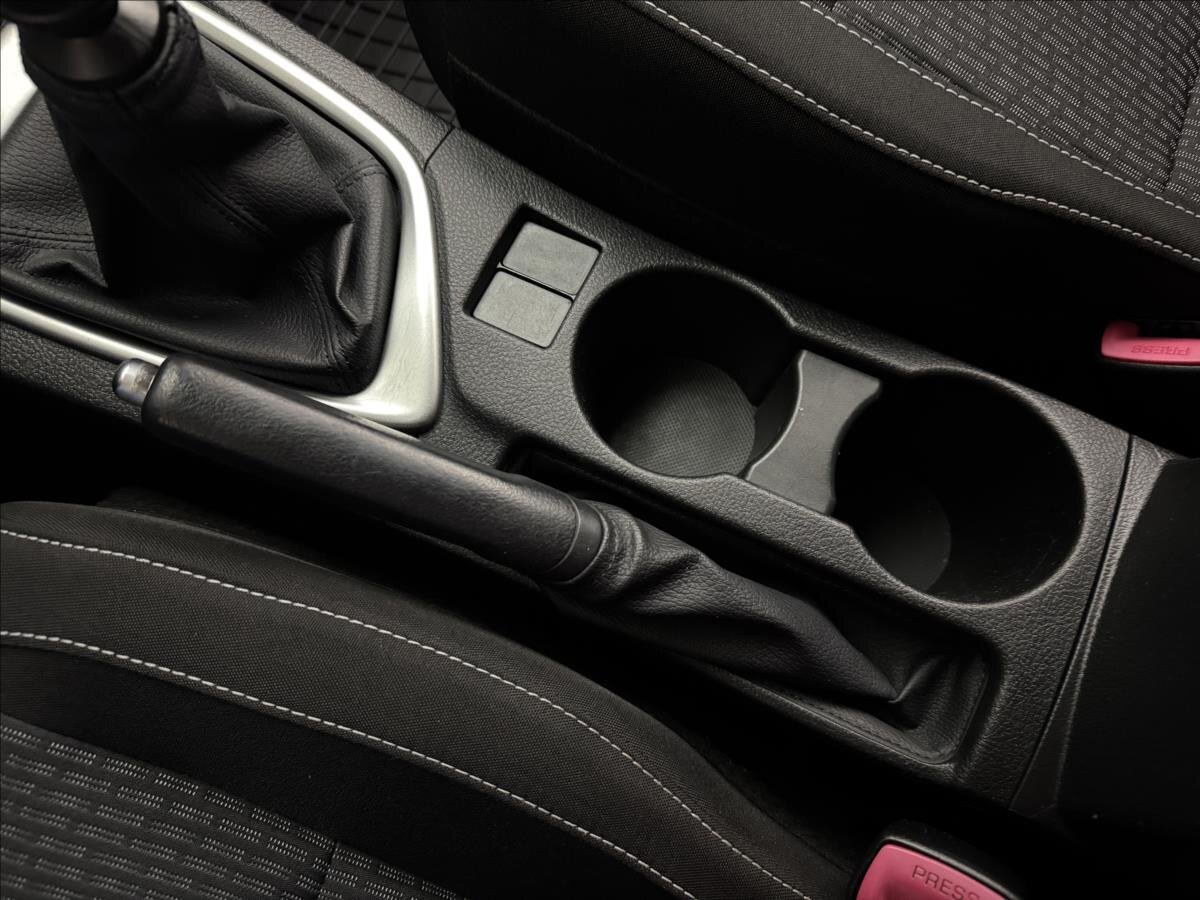 Toyota Auris Kombi 1,4 l 66 kw