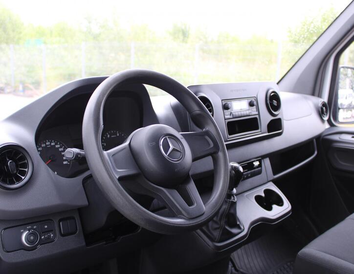 Mercedes-Benz Sprinter 10