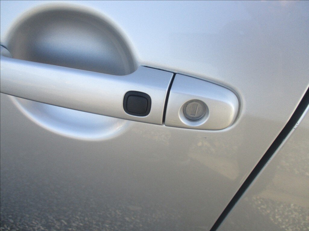 Toyota RAV4 SUV 2,2 l 100 kw