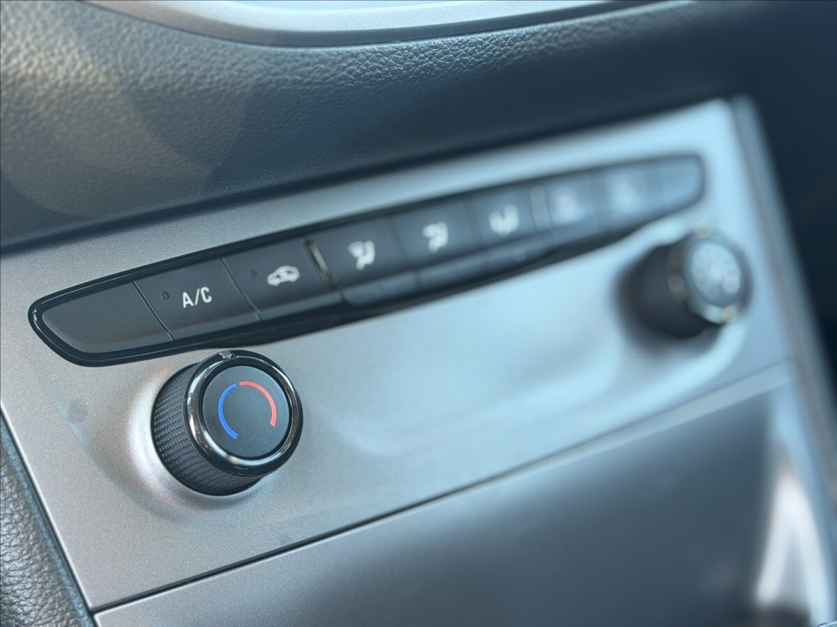 Opel Astra Hatchback 999,0 77 kw