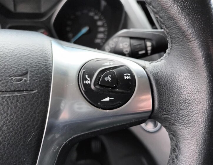 Ford Kuga SUV 1,6 l 110 kw